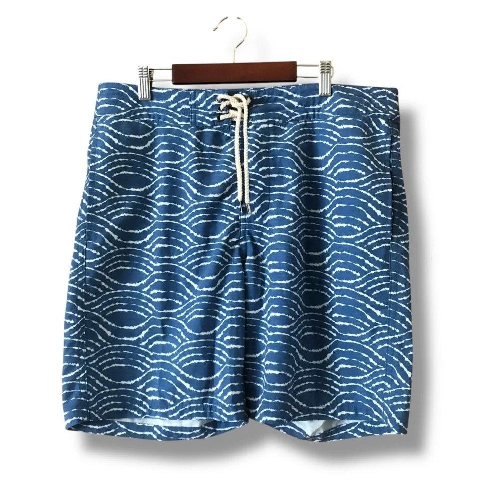 Faherty Classic Boardshorts in Wave Dye Navy NWOT Size 32